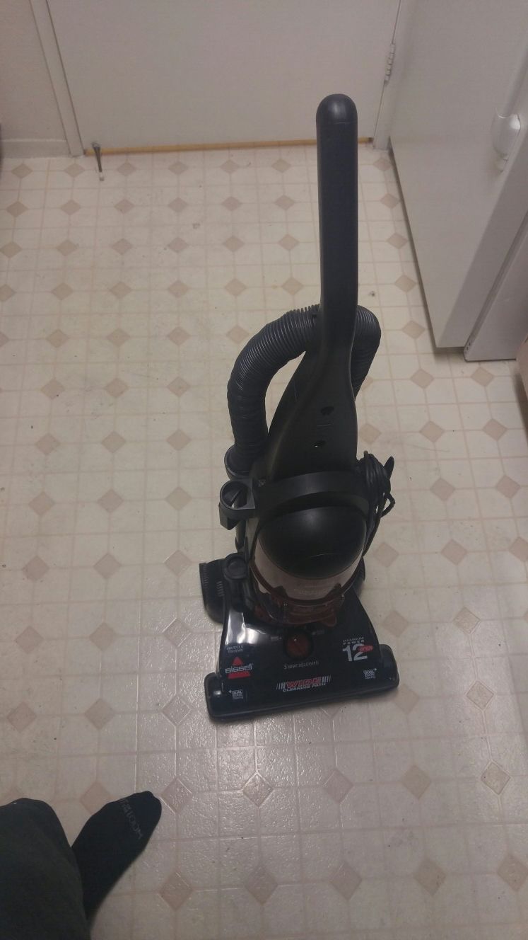 BLACK+DECKER 20V MAX* Cordless Sweeper with Power Boost (LSW321) ($80 FIRM)  for Sale in North Las Vegas, NV - OfferUp