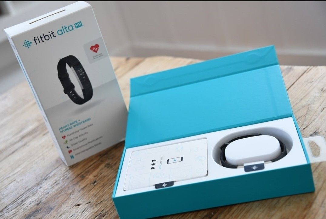 Fitbit Alta HR