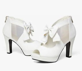 Gataxus sz 10 open toe white heels