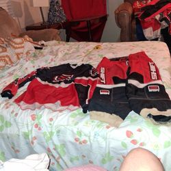 Ptoscross weathers and shirts