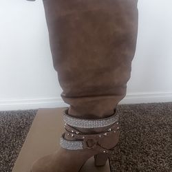 Cowboy Boots-Size 8