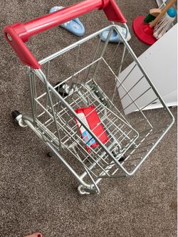 Melissa and dough shopping cart