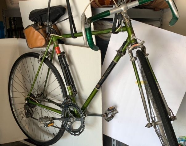 RALEIGH GRAND PRIX 10 SPEED BICYCLE WITH 27” QUICK RELEASE WHEELS