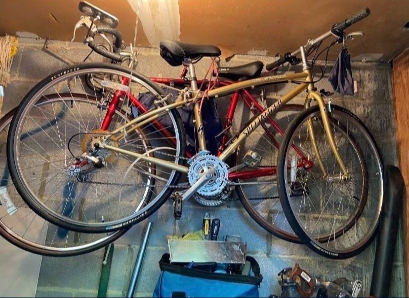 Gold Specialized Crossroads Sport 26 inch Bike Great Confition