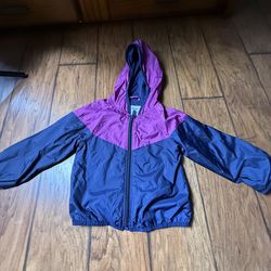 Old navy windbreaker  5T  Very good condition