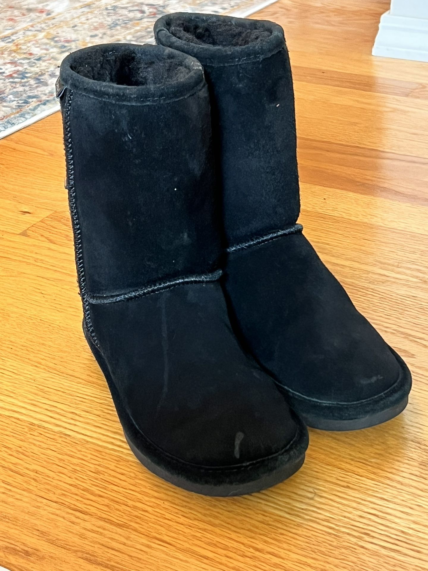 Bearpaw  Genuine Sheepskin Suede Leather Black Boots Size 6