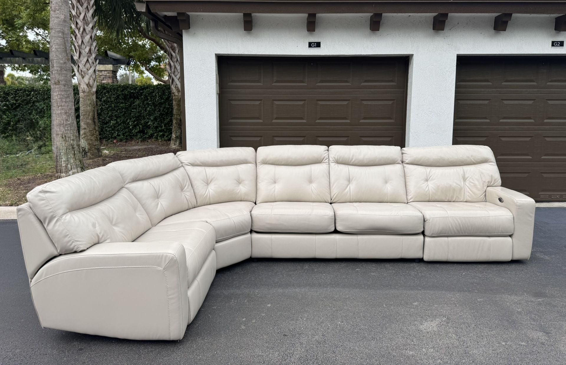 Sofa/Couch Sectional - Bed - Light Beige - Recliners - Delivery Available 🚛
