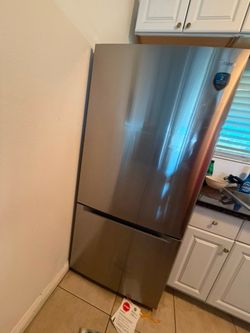 Midea 18.7 Cu. Ft Stainless Steel Refrigerator