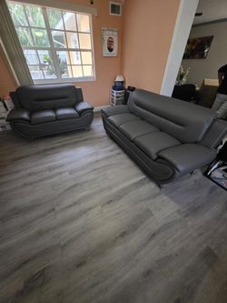 Sofa y loveseat (2)