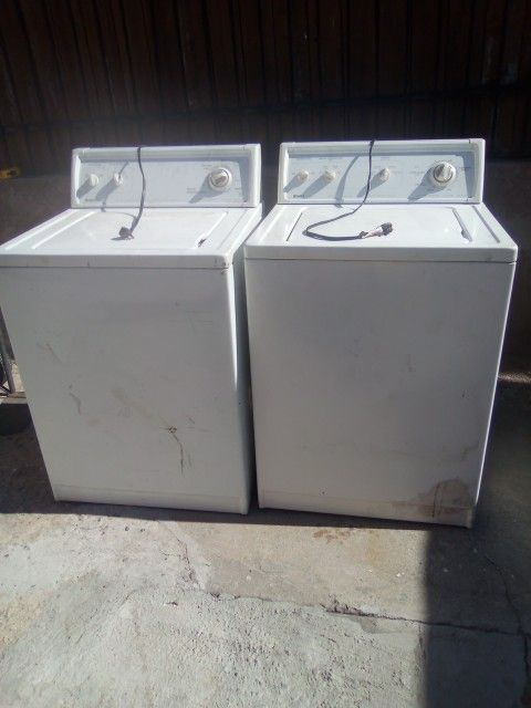 Lavadoras De Ropa Eléctricas Cada Una Each $ 145 De Agua Este De Los Ángeles