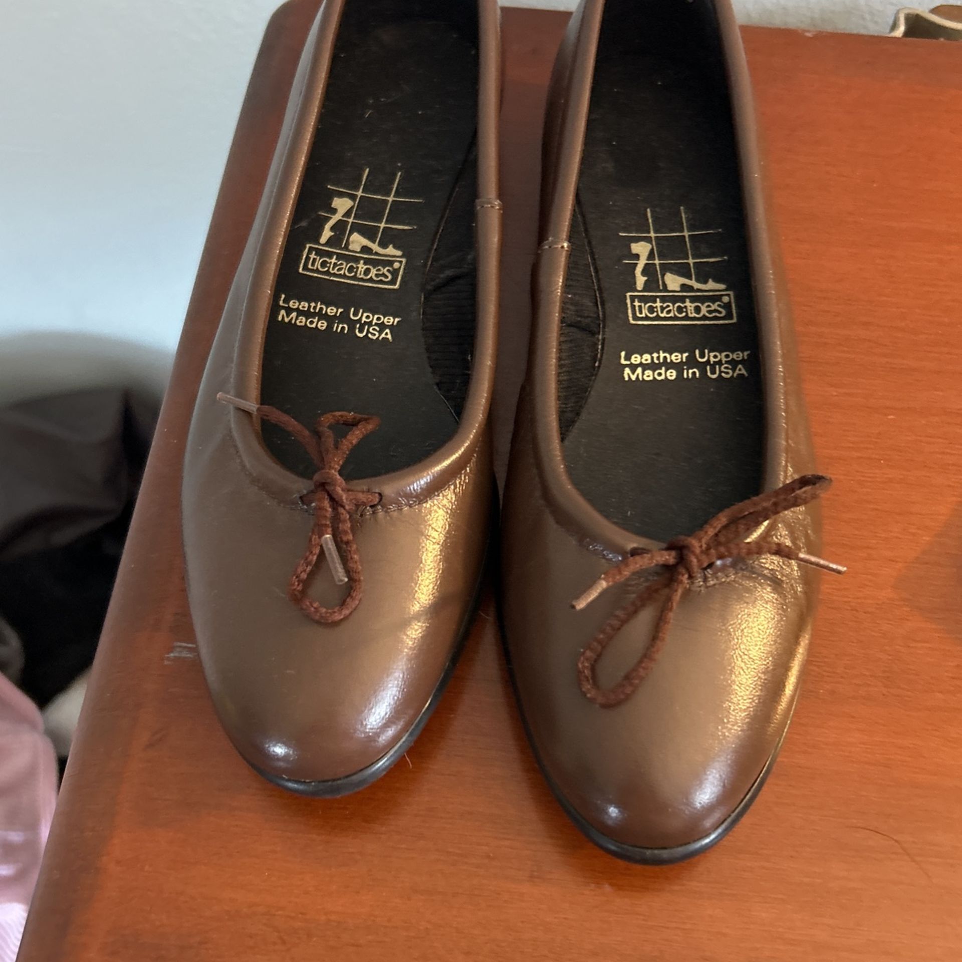 Tic Tac Toe Flat Leather Shoes