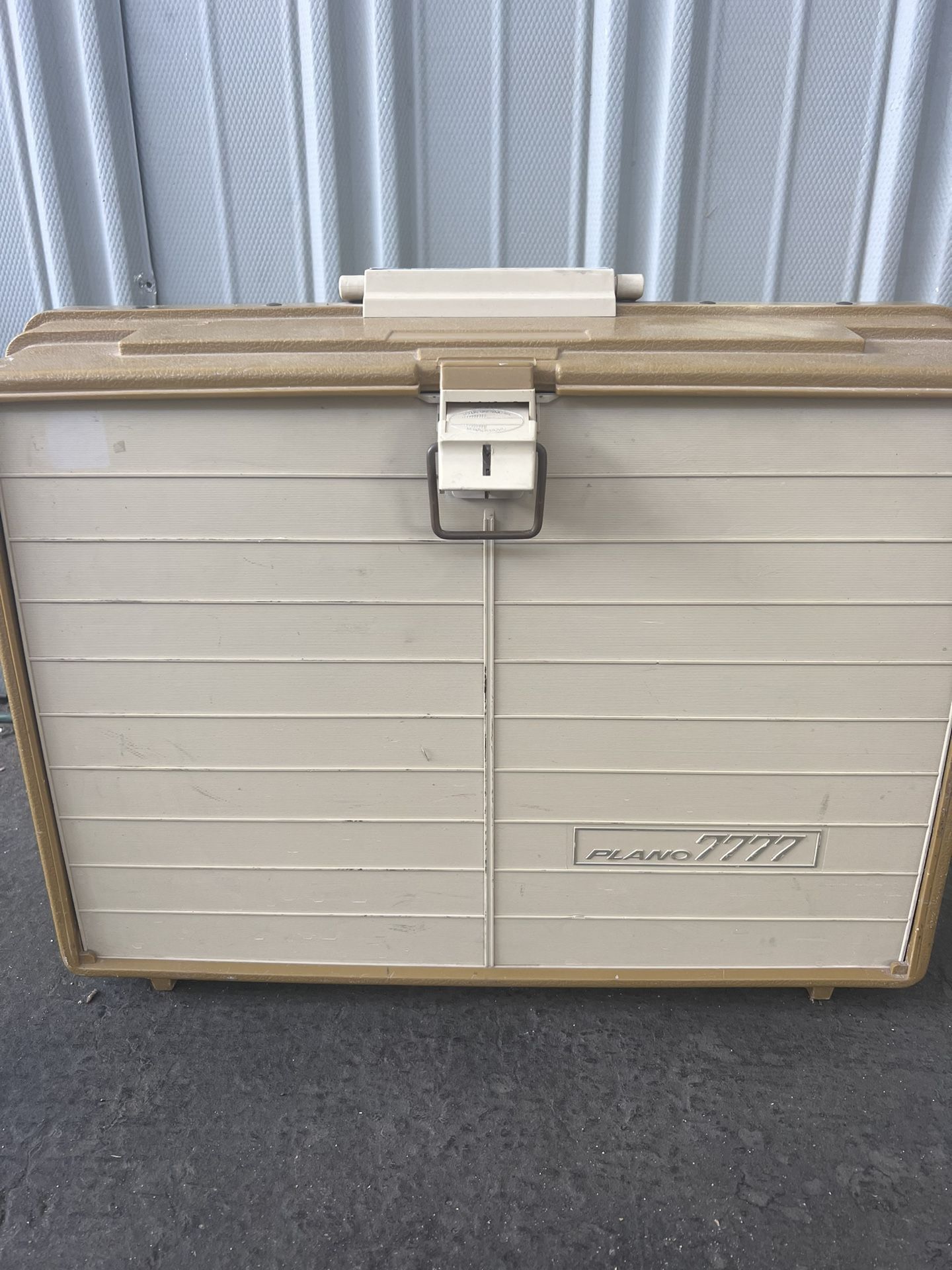 777 plano tackle box 7771-01 Guide Series System, Premium Tackle Storage  impact covers keep your items covered VINTAGE PLANO 777 GIANT FISHING