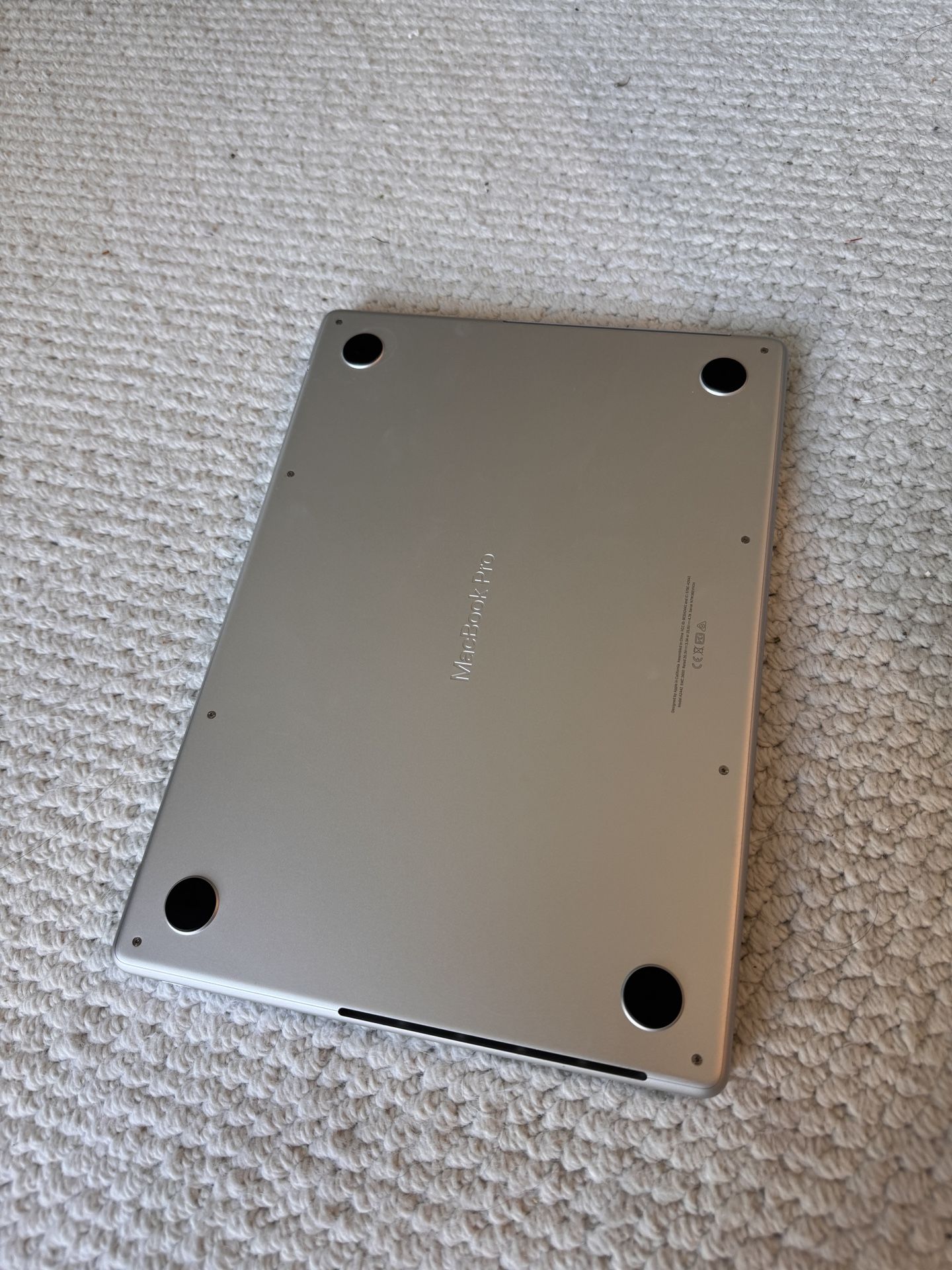 “2021 MacBook Pro M1 Pro (16GB/512GB) – Pristine Condition,Box + Charger