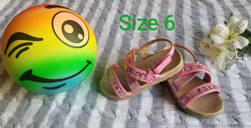 Girl sandal