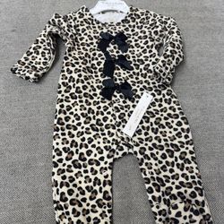 Tahari baby Set with tag