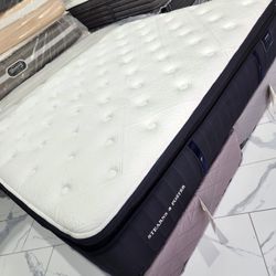 King Sizes Mattress And Box Spring 