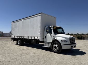 2018 Freightliner M2 26FT CURTAIN SIDE NON-CDL