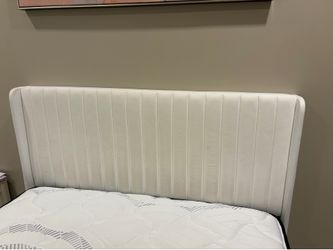 Full size Bed frame ( with or without mattress)