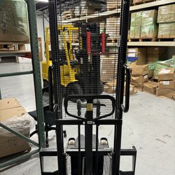 Manual Forklift