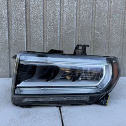 2020 2021 2022 2023 GMC Acadia Headlight Headlamp Left Driver Side LH Used Original OEM *Small Crack At Lens 