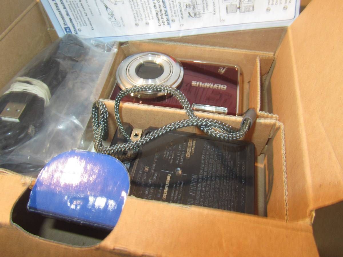 Olympus FE-5020 Digital Camera Original Box & Charger 12MP