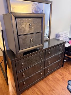 Dark Brown 6-Drawer Dresser with Mirror and Chest