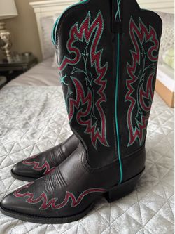 Brand new women's cowboy boots