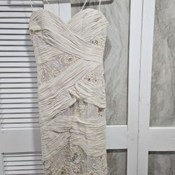 Vestidos de diseñador para tu Prom, fiesta o fotos de 15 años. ¡Están hermosos y a un excelente precio! Son para una figura delgada, tallas XS y S. ¡N