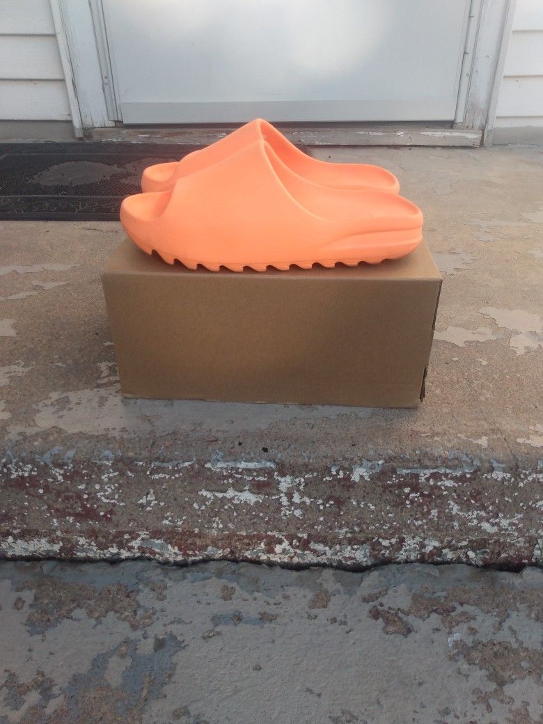 Yeezy Slides Enflames