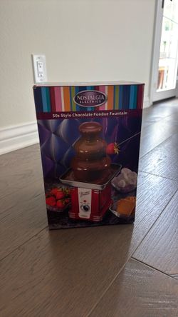 Nostalgia 50s style chocolate fonfue fountain