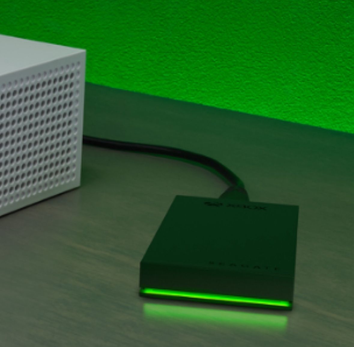 Seagate Game Drive for Xbox 2TB External USB 3.2 Gen 1 Hard Drive Xbox Certified with Green LED Bar