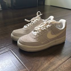 Womans Size 6 Nike Air Force One