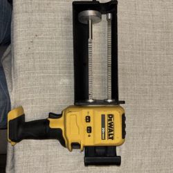 Dewalt Caulk Gun 