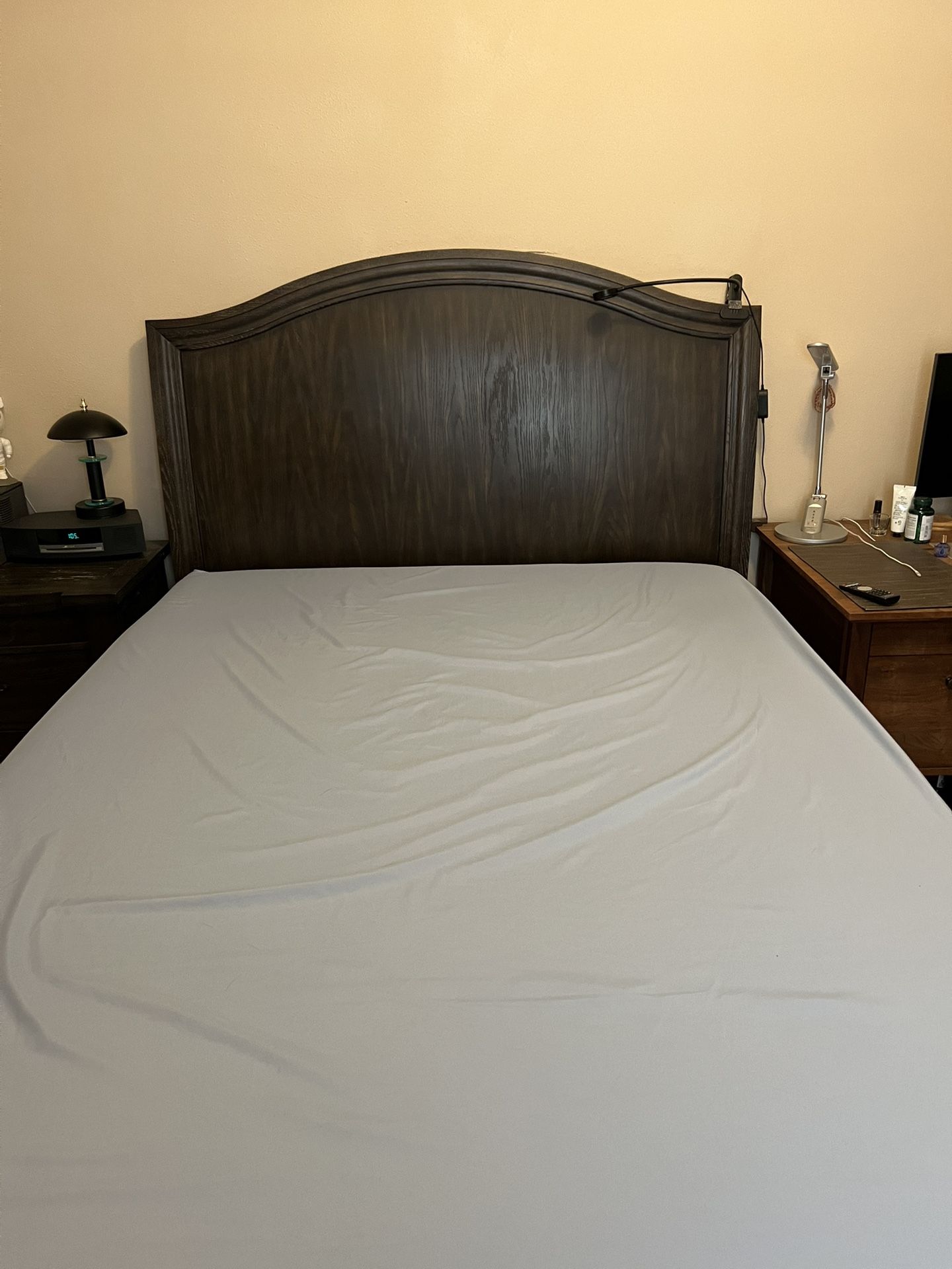 Queen size bedroom set for sale