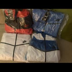 Size  2x only Nike tech suits top and bottom