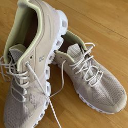 🔥For Sale Sports Boots  # 9.5🔥 Botas Deportivas 