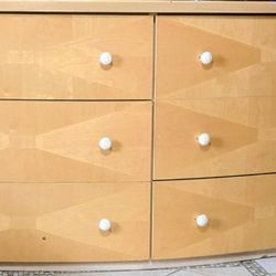 Dresser Mirror Not Included/ Tocador No Incluye Espejo