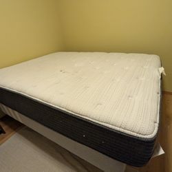 Beautyrest 12" Queen Mattress