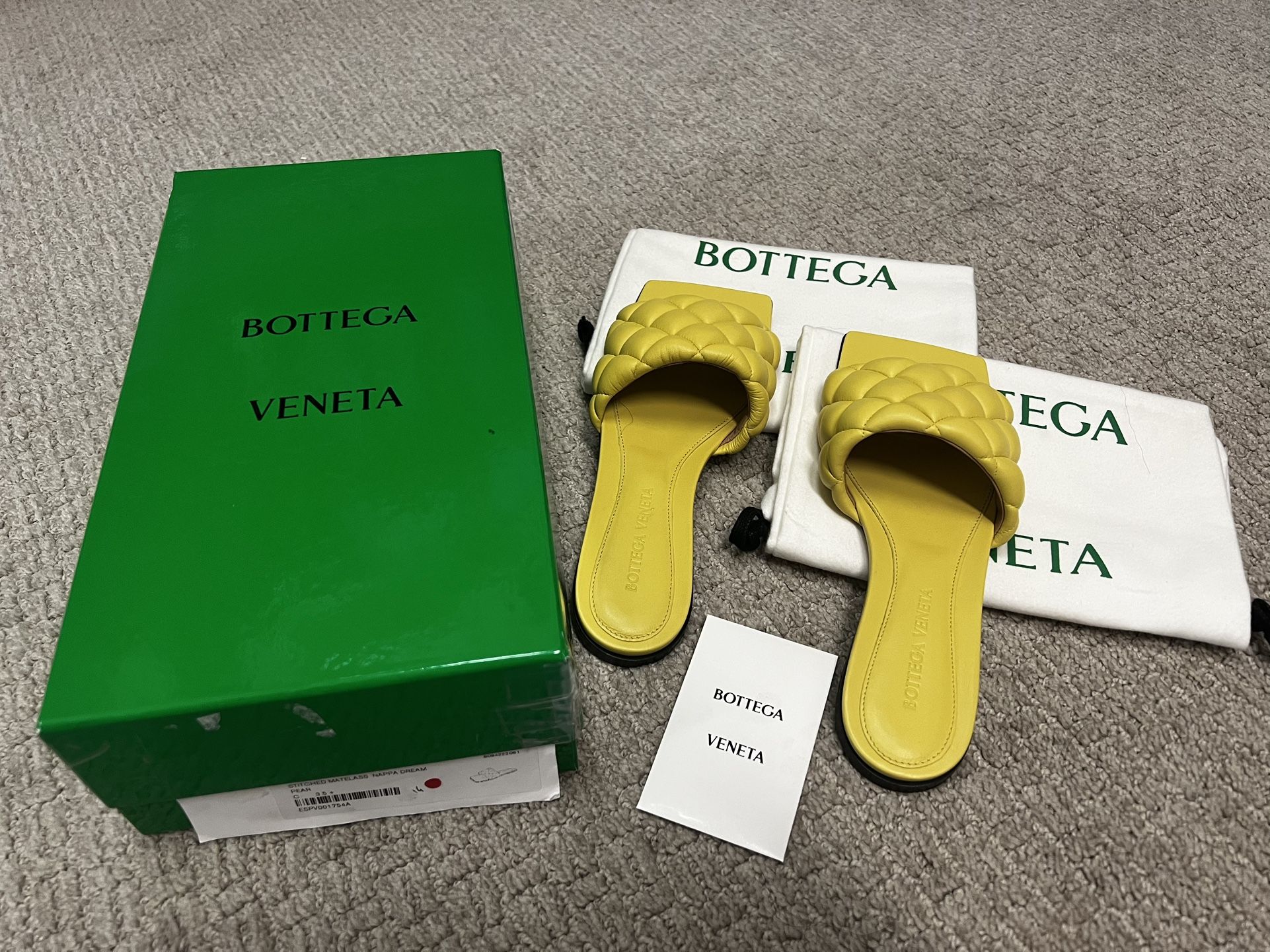 Authentic Beautiful Bottega Veneta Sandal