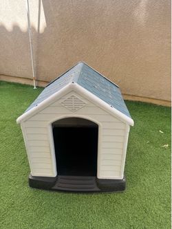 Plastic Dog house indoor/outdoor
