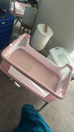 Baby bedside sleeper