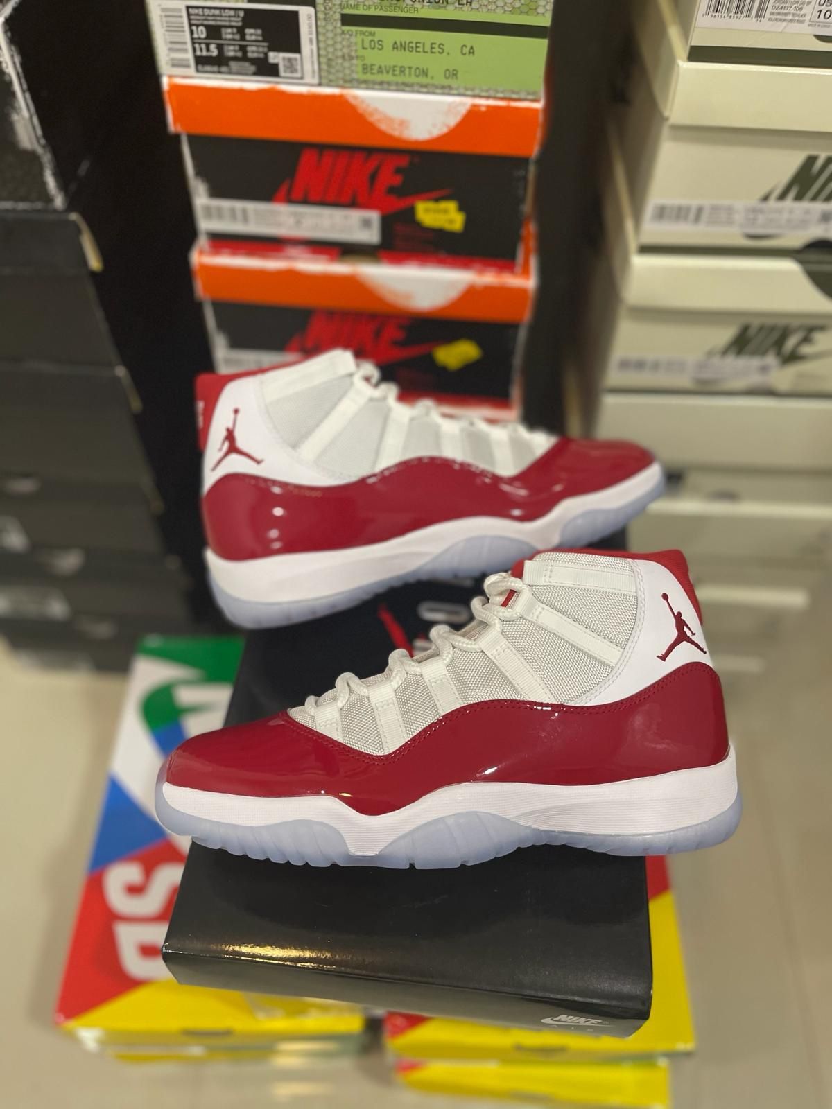 Jordan 11’s Cherry Sz 9 10 