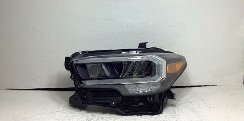2020-2022 Toyota Tacoma left LED headlight (1AA)
