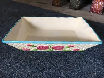 Rose Temptations baking dish