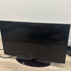 Samsung 40” Smart TV Model- UN40H5201AF + FREE Roku 3