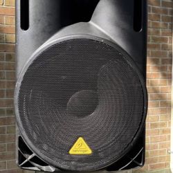 Behringer Eurolive B215D