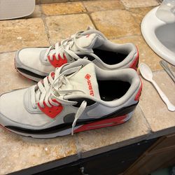Nike Air Max 90 Gore Tex water proof. Size 9 men’s