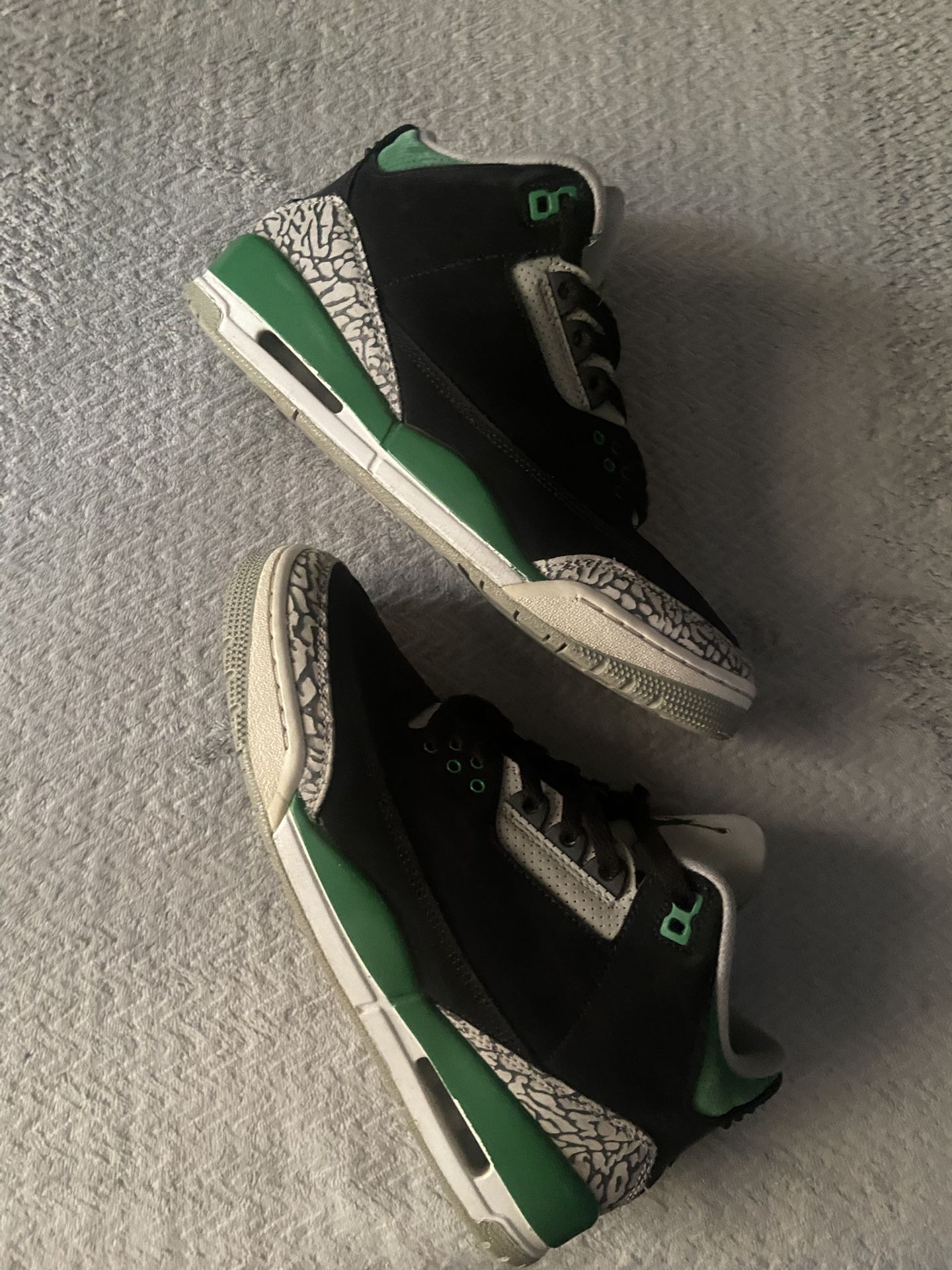 Jordan 3 Pine Green Size 9.5