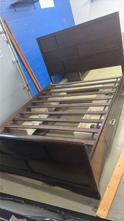 7 Pieces Bed Frame Has 4 Drawers 2 On Each Side