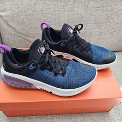 Women's Nike Joyride Run Flyknit 
Size 7